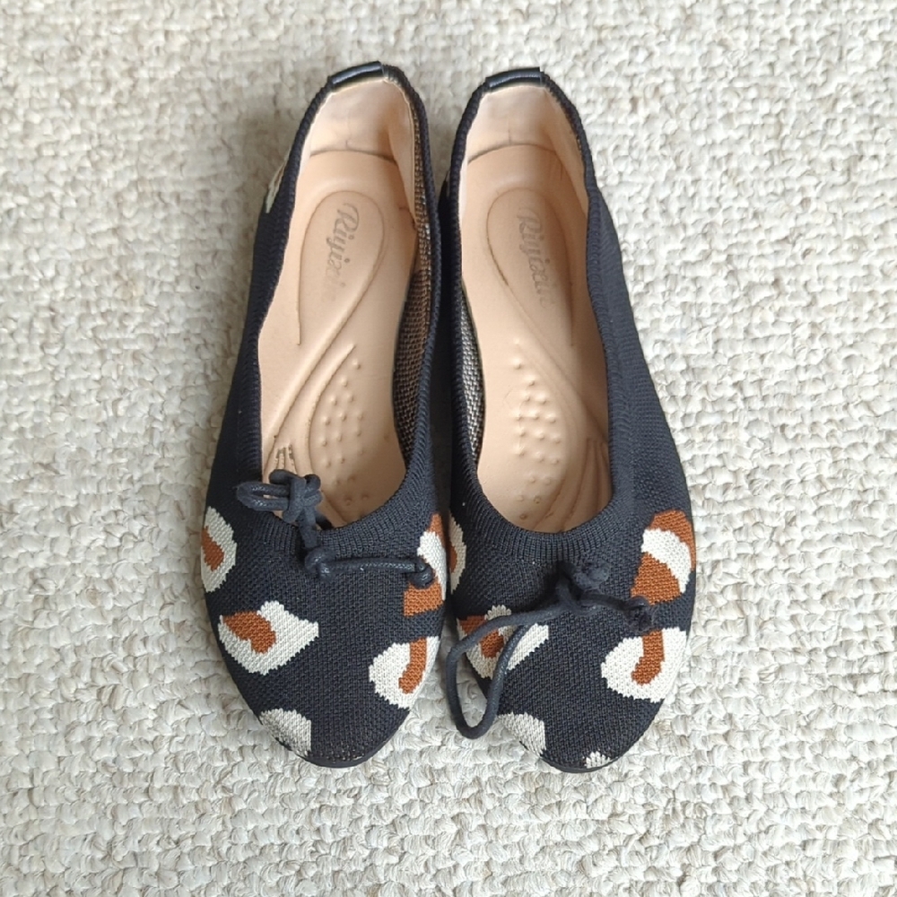 Stylish Black and Brown Women's Flats